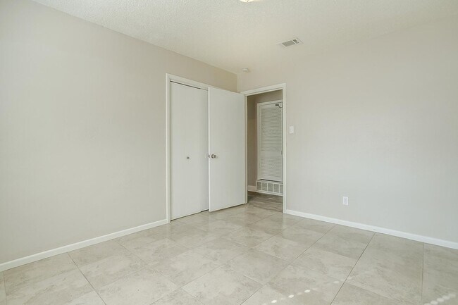Building Photo - 1812 Winchester Way