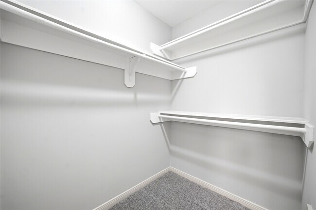 Building Photo - 15911 Moonrock Dr