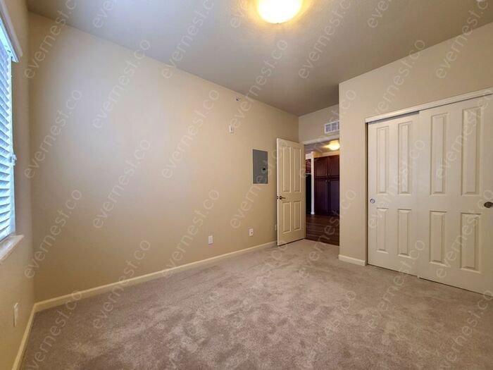 Building Photo - 1144 Rockhurst Dr