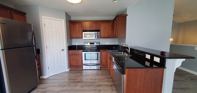 Building Photo - 3231 Wexford Dr