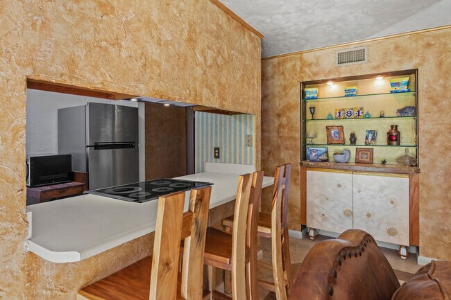 Building Photo - 4000 Gulf Terrace Dr