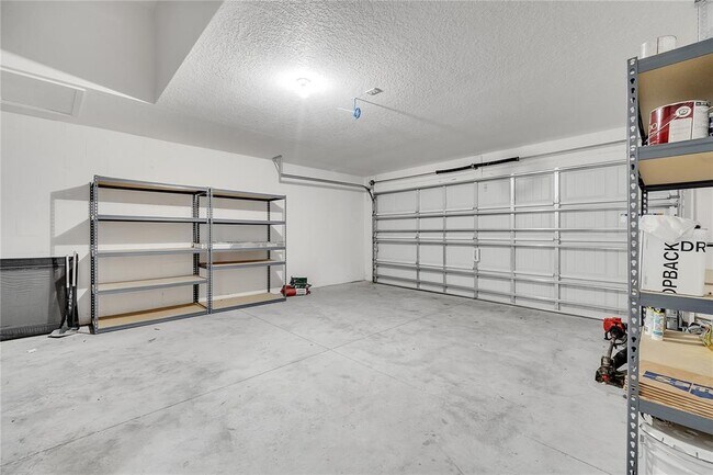 Building Photo - 330 Pheasant Dr