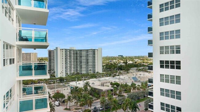 Building Photo - 3430 Galt Ocean Dr