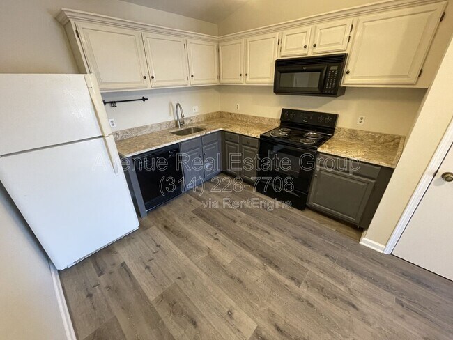 Building Photo - 1231 Creve Coeur Crossing Ln