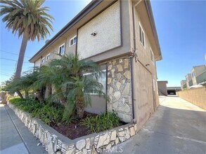 Building Photo - 4750 W Broadway