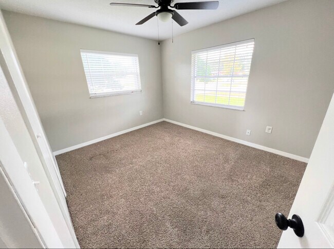 Building Photo - 4865 Darwood Dr