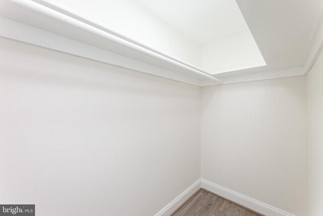 Building Photo - 734 Kenyon St NW