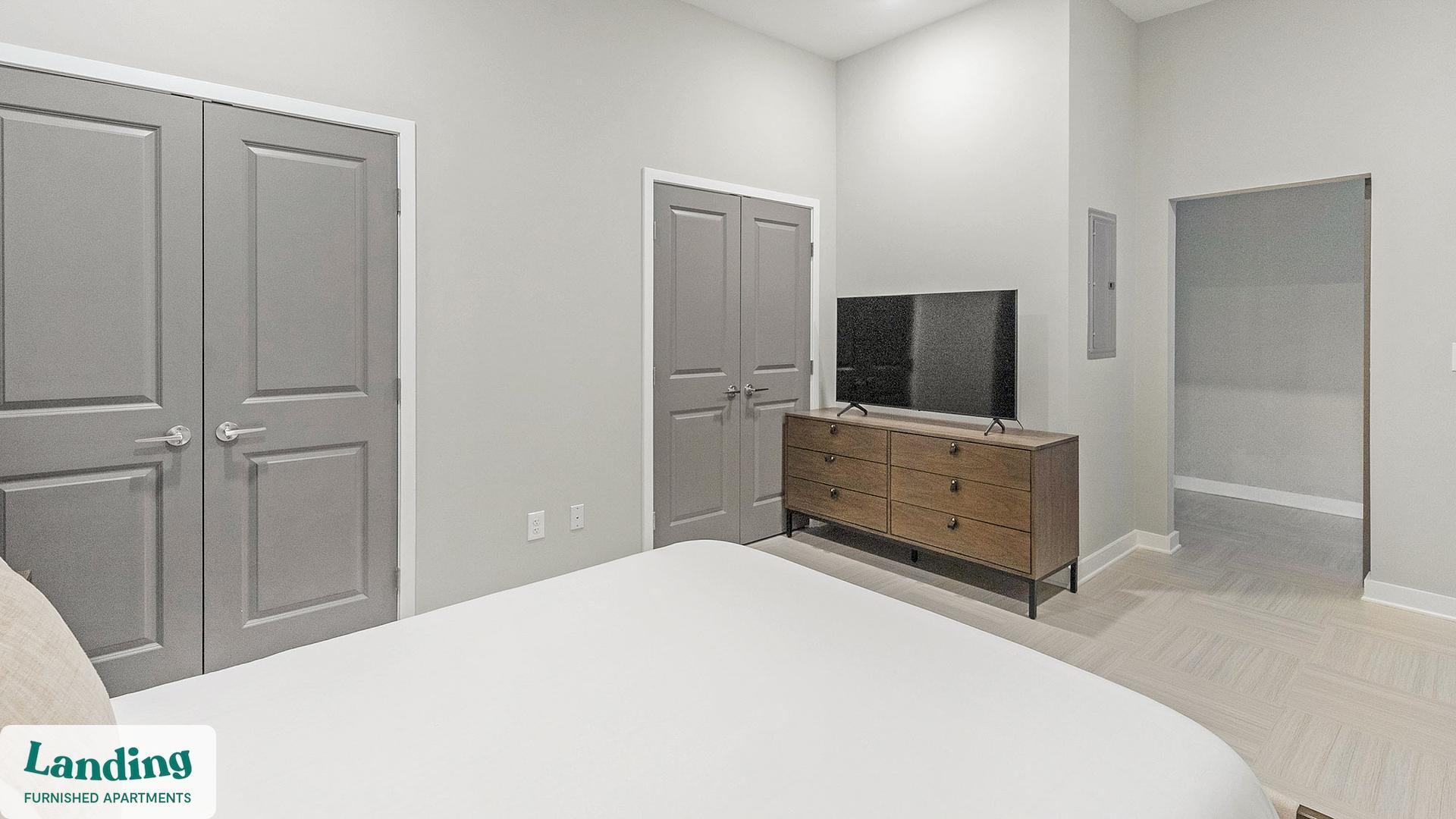 Building Photo - 600 19th St N