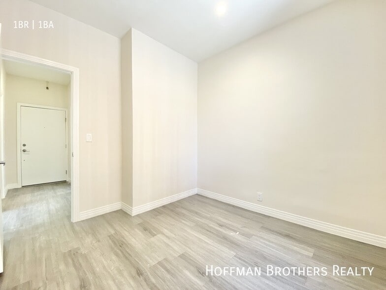 Building Photo - 3190 W 7th St