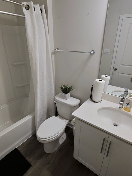 Building Photo - 7504 Day Break Dr