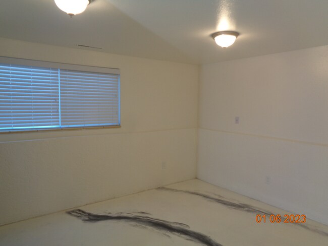 Building Photo - Nicely located close to Memorial Park and ...