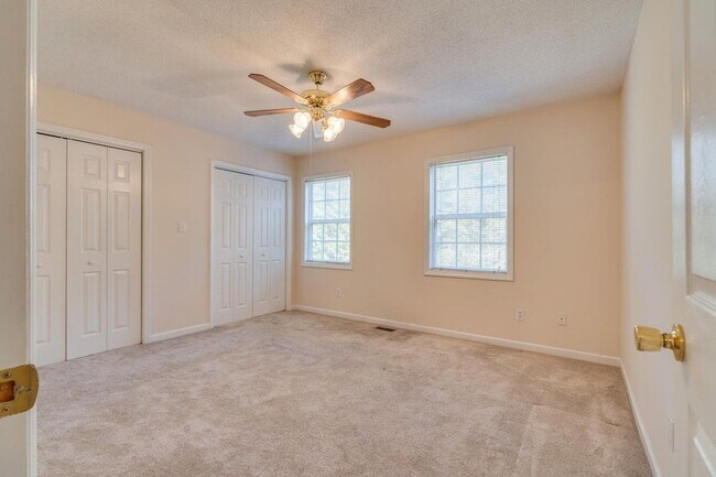 Building Photo - 3910 Renaissance Sq