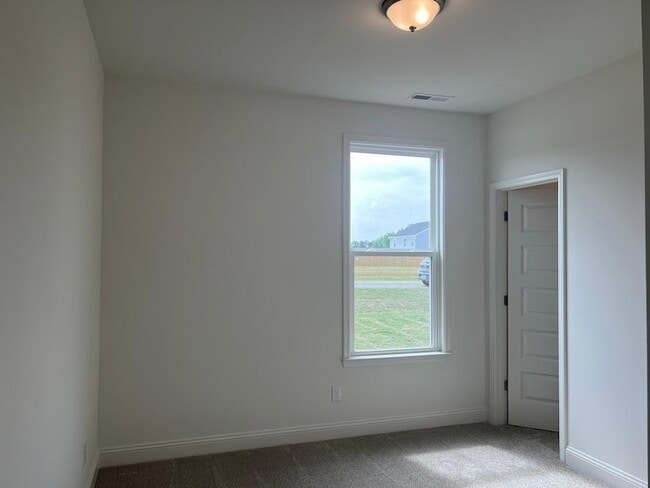 Building Photo - 225 Thomas Gage Dr