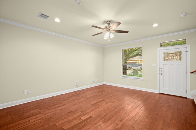 Building Photo - 6708 Menchaca Rd