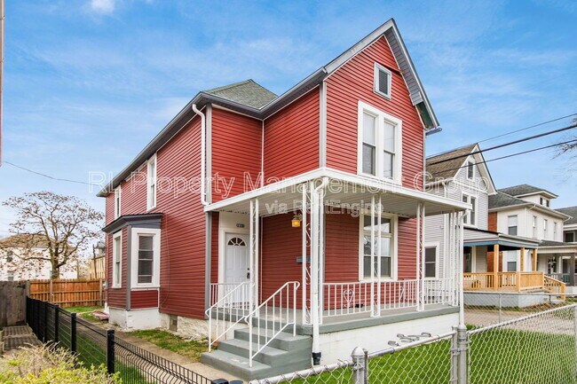 Primary Photo - 118 Sherman Ave