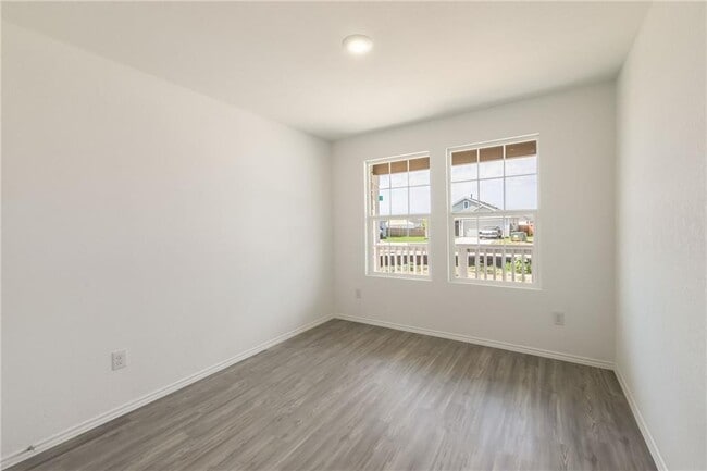 Building Photo - 2867 Rosefinch
