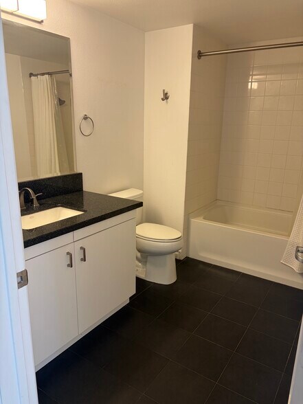 Building Photo - 875 G St
