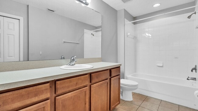 Building Photo - Spacious, light, bright 2 Master BR, 2-car...