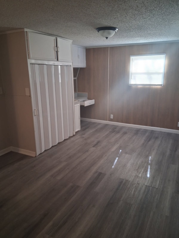 Building Photo - 1920 E 151st Ave