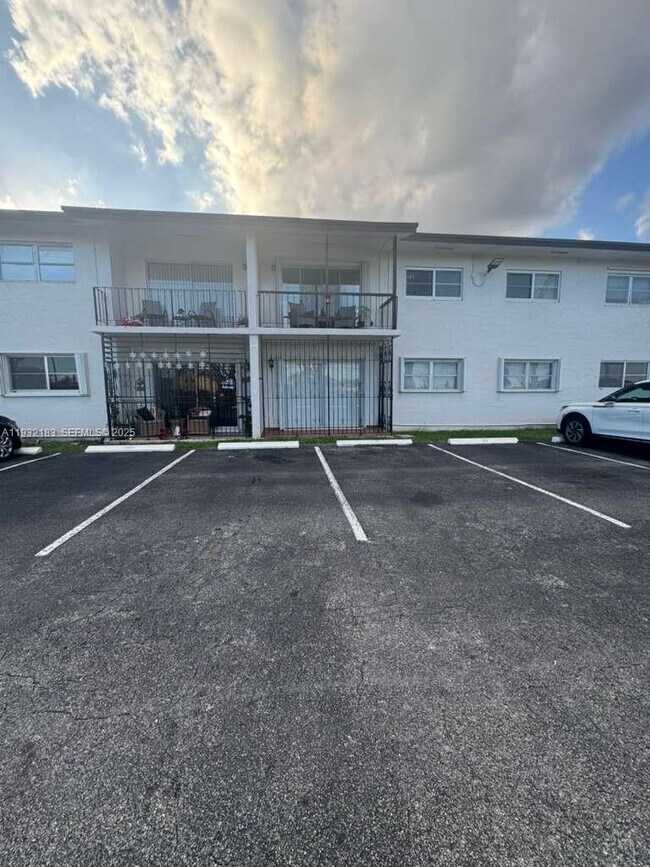 Building Photo - 9520 SW 8th St