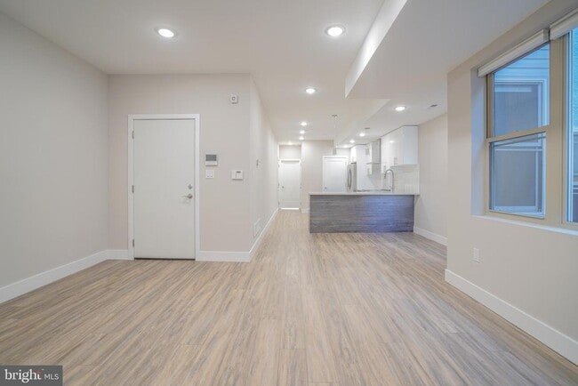 Building Photo - 2222 Frankford Ave