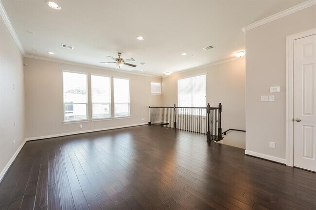 Building Photo - 9930 Spring Shadows Park Cir
