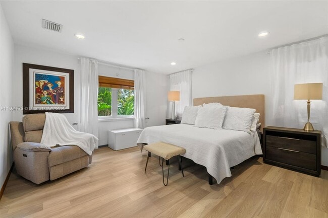 Building Photo - 6850 Sunrise Terrace