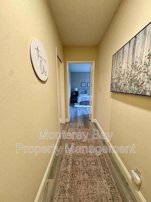 Building Photo - 31 Del Mesa Carmel