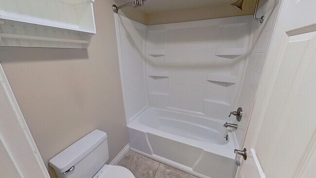 Building Photo - 2 bed/ 2 bath Condo in Goleta-Eucalyptus G...