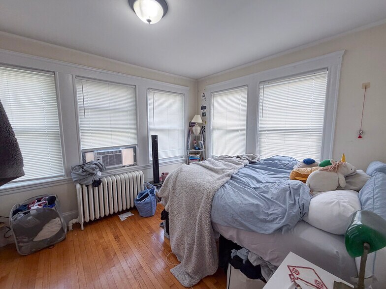 Bedroom 1 - 51 Leamington Rd