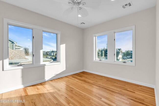 Building Photo - 525 Washington Blvd