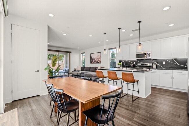 Building Photo - 35821 Cannon Dr