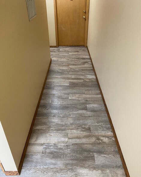 Building Photo - 214 S River St