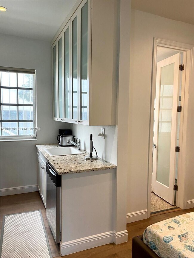 Building Photo - 439 15th St