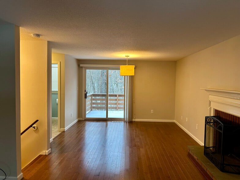 Building Photo - 21 Waterview Dr