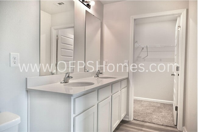 Building Photo - 429 Scarborough St