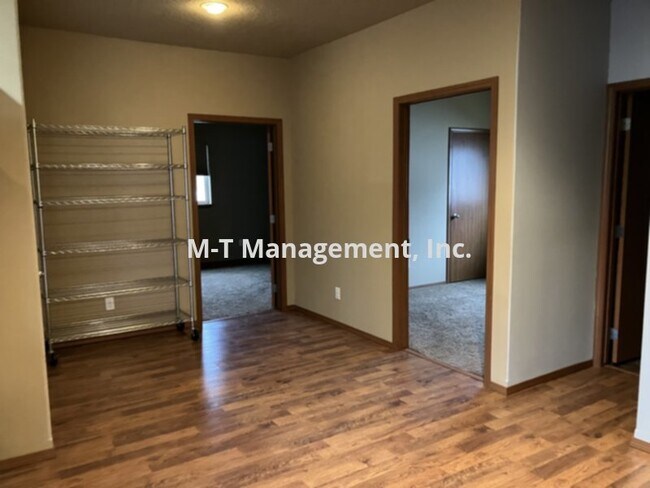 Building Photo - Millwood 3 br/2 bath house + 3 car garage,...