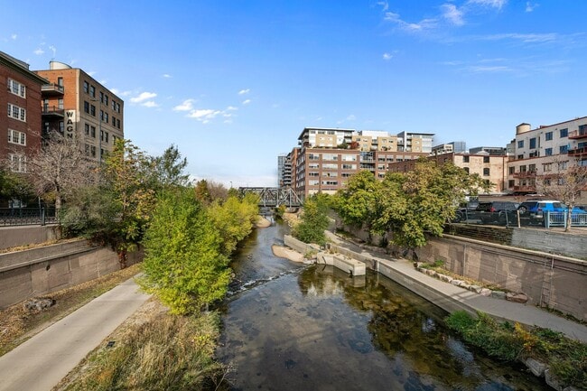Building Photo - Beautiful loft in Downtown Denver!