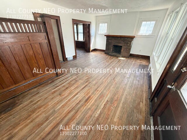 Building Photo - 859 Brown St