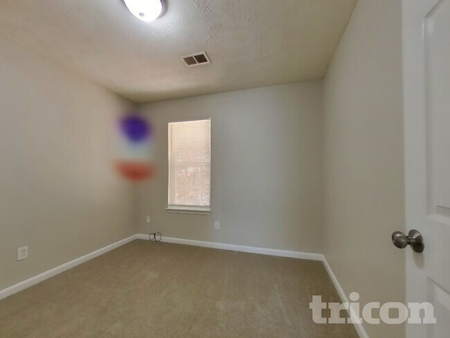 Building Photo - 6844 Bridgewood Dr