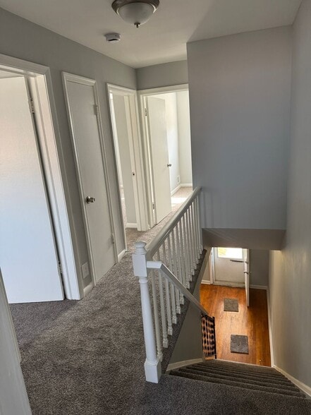 Building Photo - 2231 Graythorn Rd