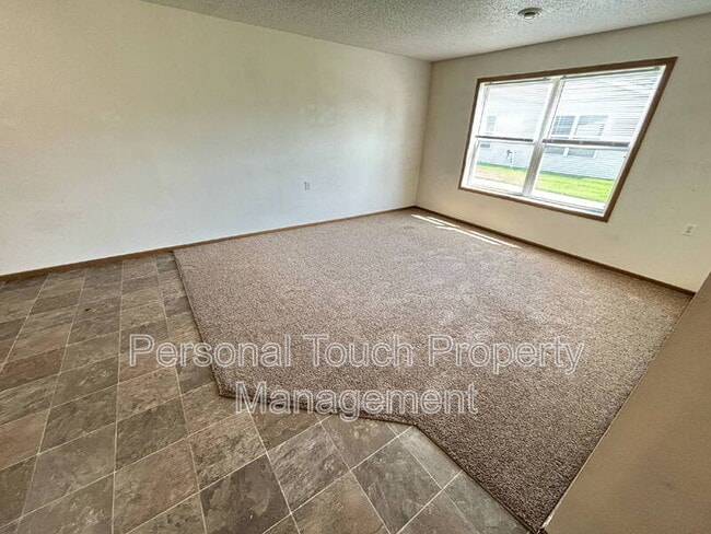 Building Photo - 415 22nd St E