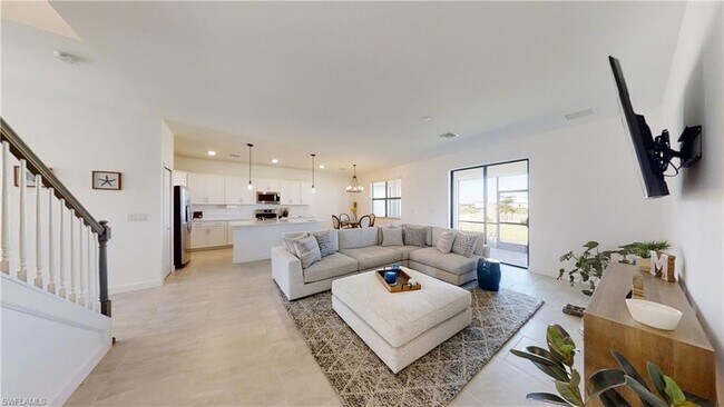 Building Photo - 18302 Ridgeline Dr