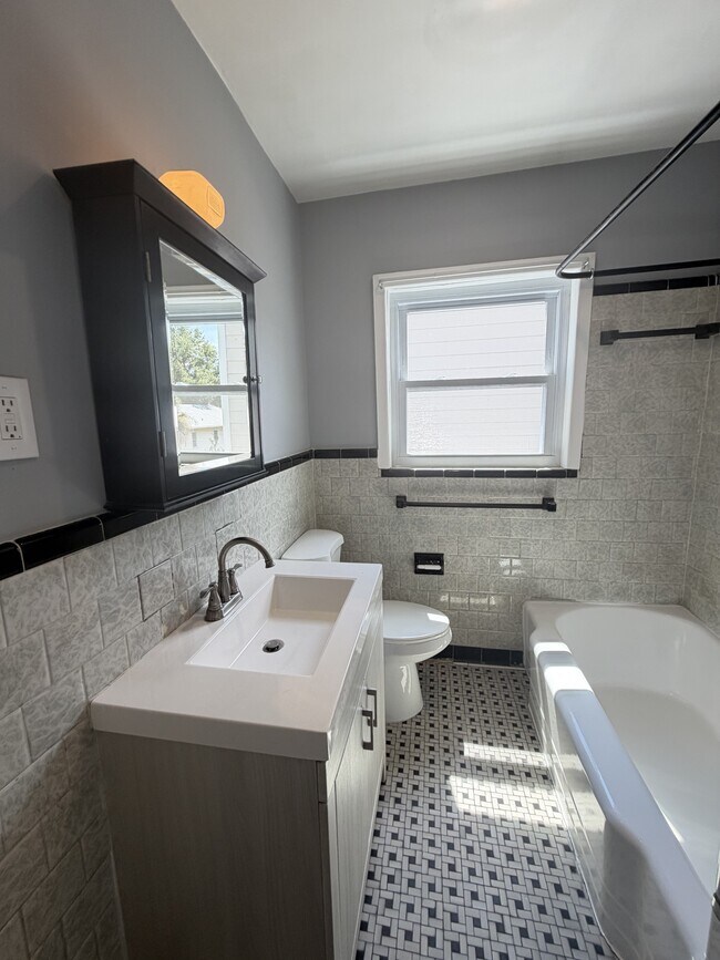 Building Photo - 1315 Seiler Ave