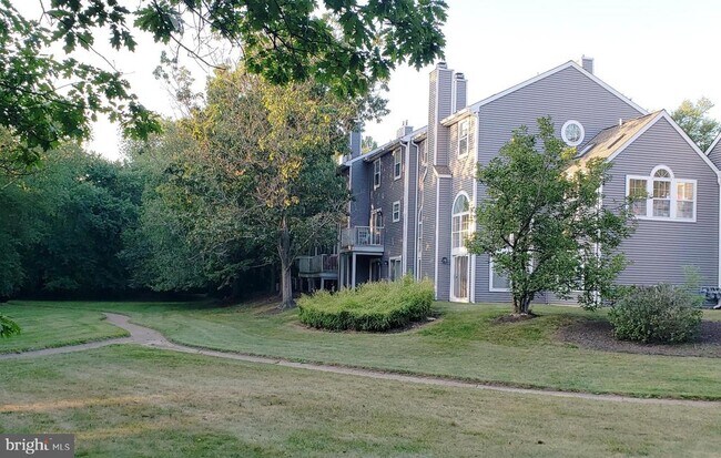 Building Photo - 6 Halstead Pl