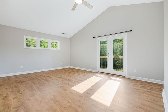 Building Photo - Newly Renovated 3-Bedroom Home with Modern Upgrades Minutes from Woodfin, Downtown Asheville, & W...