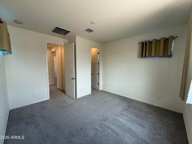 Building Photo - 263 E Lantana Dr