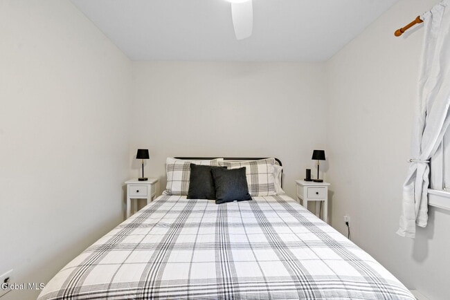 Building Photo - 38 Duncan Rd