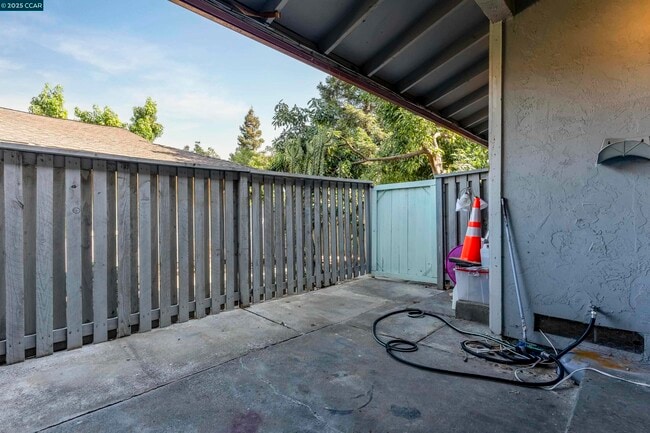 Building Photo - 101 Villa Cir