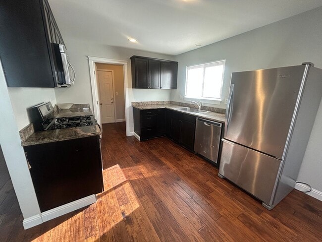 Building Photo - Adorable Two Bedroom in San Juan Bautista!